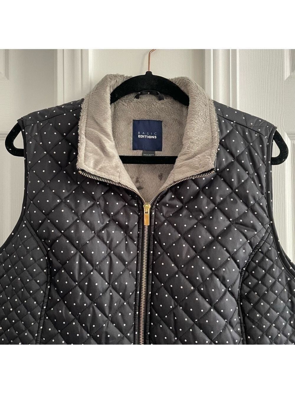 Basic Editions Women’s Black Quilted Vest - Picture 2 of 2